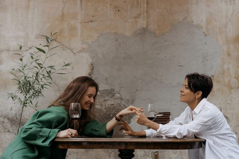 Navigating Modern Romance with VikiLine - Features and Advantages